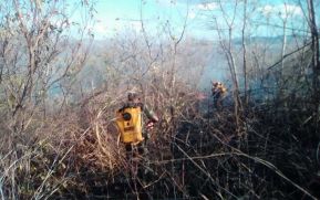 Ejército de Nicaragua participa en sofocación de incendio en Chontales