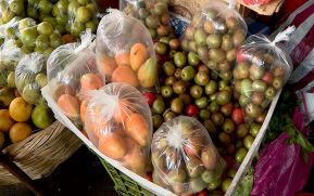 Mercado Israel Lewites abastecido de productos frescos de temporada