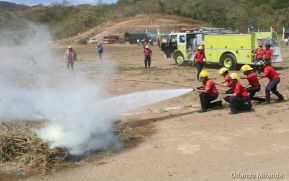 Bomberos Unificados combaten 99 incendios de todo tipo