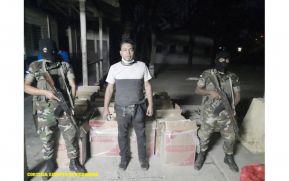 Retienen a ciudadano con camión por contrabando de cigarrillos en Pueblo Nuevo