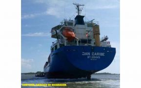 Fuerza Naval brindó protección y seguridad al arribo del buque mercante "Jan Caribe"