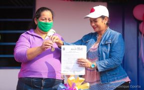 Aracelly Delgado recibe de la Alcaldía de Managua y Taiwán vivienda digna como regalo de cumpleaños