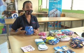 Emprendedora, madre soltera logra triunfar con sus creaciones textiles en el mercado nicaragüense