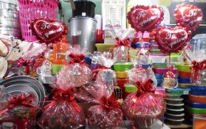 Si aún no ha comprado el regalo a Mamá entonces visite el mercado Roberto Huembes