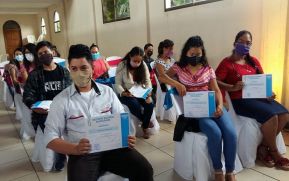Entregan certificados a protagonistas de las Escuelas Municipales de Oficio en Carazo