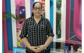 La labor de educar es un reto que a diario supera la maestra Martha Huerta