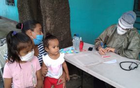 Familias nicaragüenses reciben atención de calidad en ferias de salud