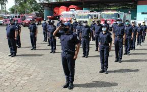Nuevos Bomberos Unificados se capacitan para ayudar a la población durante emergencias