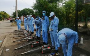 Aplican larvicida y fumigan viviendas en Villa Guadalupe, en el distrito II de Managua