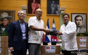 Empresa de capital taiwanés entrega donativo de 20 mil mascarillas de tela al Ministerio de Salud