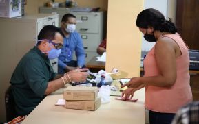 Trabajadores del Estado reciben pago de su salario correspondiente al mes de agosto
