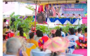 Héroes de bata blanca frente a la pandemia del coronavirus reciben reconocimiento en Nicaragua