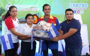 Inatec entrega de material deportivo a estudiantes técnicos