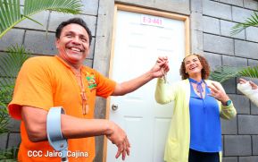 Cien familias reciben con alegría nuevas viviendas como parte del programa Bismarck Martínez