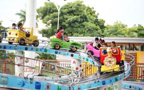 Familias despiden vacaciones patrias en espacios de recreación de Managua