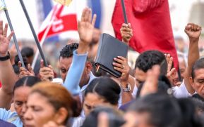 Caravana gigantesca en Managua para celebrar el Día de la Biblia