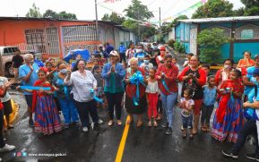 Alcaldía de Managua entrega cinco cuadras asfaltadas a pobladores del barrio Nueva Libia