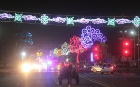 Managua empieza a vestirse de navidad con la instalación de adornos en las avenidas