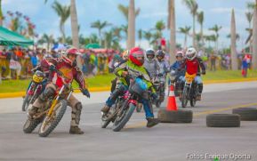 Adrenalina y destreza marcaron el éxito del Tercer Circuito de Carreras de Motos en el Puerto Salvador Allende