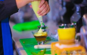 Nuevos especialistas en restaurantes, bares y cafetería del Inatec exhiben bebidas a base de café