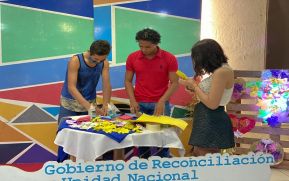 Ministerio de la Juventud realiza taller de arreglos y coronas florales
