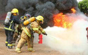 Mujeres destacan en labores bomberiles gracias al modelo de inclusión en Nicaragua