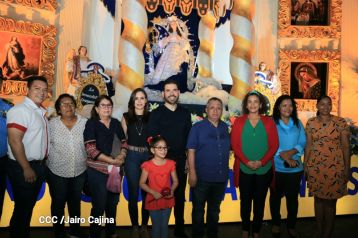 Inauguran los Altares y Feria de La Purísima en la avenida de Bolívar a Chávez