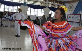 Oficiales del Sistema Penitenciario Nacional rinden homenaje al poeta Rubén Darío
