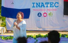 Estudiantes del Centro Tecnológico de Ticuantepe conmemoran el 154 aniversario del natalicio del poeta Rubén Darío