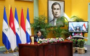 Embajador de Indonesia presenta Copias de Estilo a Nicaragua