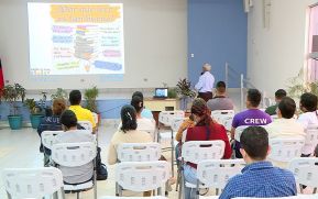 Imparten taller sobre el cuidado y estimulación temprana a la niñez