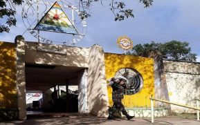 Ejército realiza cargue, traslado y descargue de merienda escolar en Jinotepe, Carazo