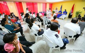 Entregan reconocimientos de excelencia académica a hijos de compañeros del Ministerio de Gobernación