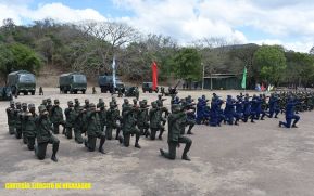 Graduación de cursos de soldados en Escuela Nacional de Adiestramiento Básico de Infantería