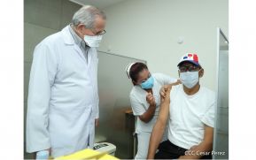 Inicia vacunación voluntaria contra la covid-19 en el Hospital Militar