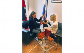 Nicaragua promueve su industria creativa ante estilista de moda italiana