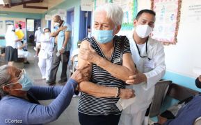 Todo un éxito vacunación voluntaria contra el Covid--19 en el departamento de Granada