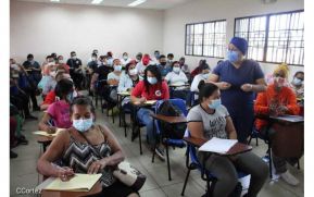 Inicia curso sobre el autocuidado a pacientes con VIH con perspectiva natural y holística