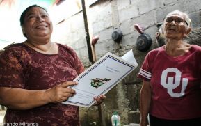 Gobierno de Nicaragua entregó 71 títulos de propiedad a protagonistas del barrio Lomas del Sur en Managua