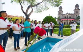 Comandante Carlos Fonseca... Nicaragua entera te grita ¡Presente!