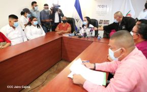 Denuncian ante la PDDH a Berenice Quezada por apología del delito
