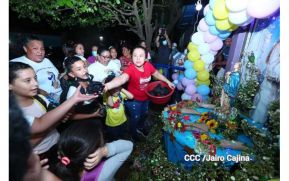 Capitalinos participan en la Gritería en honor a la Purísima Concepción de María