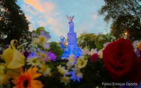 Flores para Rubén Darío en todos los monumentos de Nicaragua