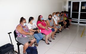 Mujeres participan en jornada de mamografías en el Hospital Bertha Calderón