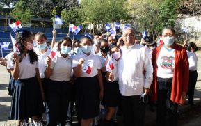 Centro Educativo República de Panamá recibe donativo de mascarillas 