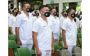 Ejército de Nicaragua entrega al pueblo nuevos profesionales de la salud