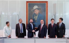 Compañero Laureano Ortega y Ministro Iván Acosta se reúnen con el señor Qiu Xiaoqi