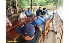 Ejército de Nicaragua en reunión con productores y ganaderos de Boca de Sábalo
