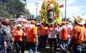 Santo Domingo de Abajo inicia su recorrido hacia Managua