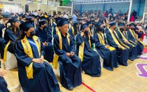 Más de 300 estudiantes reciben su diploma de bachiller en el Instituto Ramírez Goyena